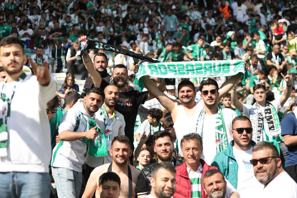 (FOTO GALERİ) BURSASPOR-BORNOVA FK TARAFTAR FOTOĞRAFLARI-2