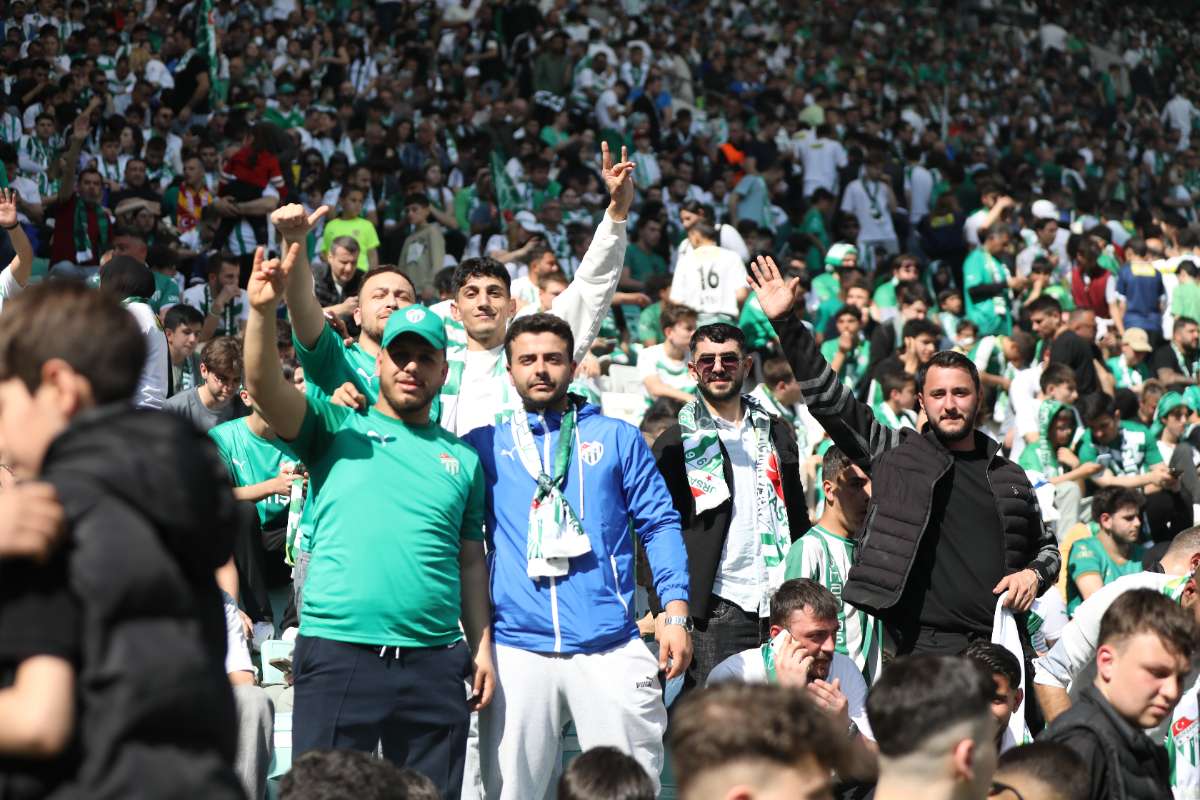 (FOTO GALERİ) BURSASPOR-BORNOVA FK TARAFTAR FOTOĞRAFLARI-2