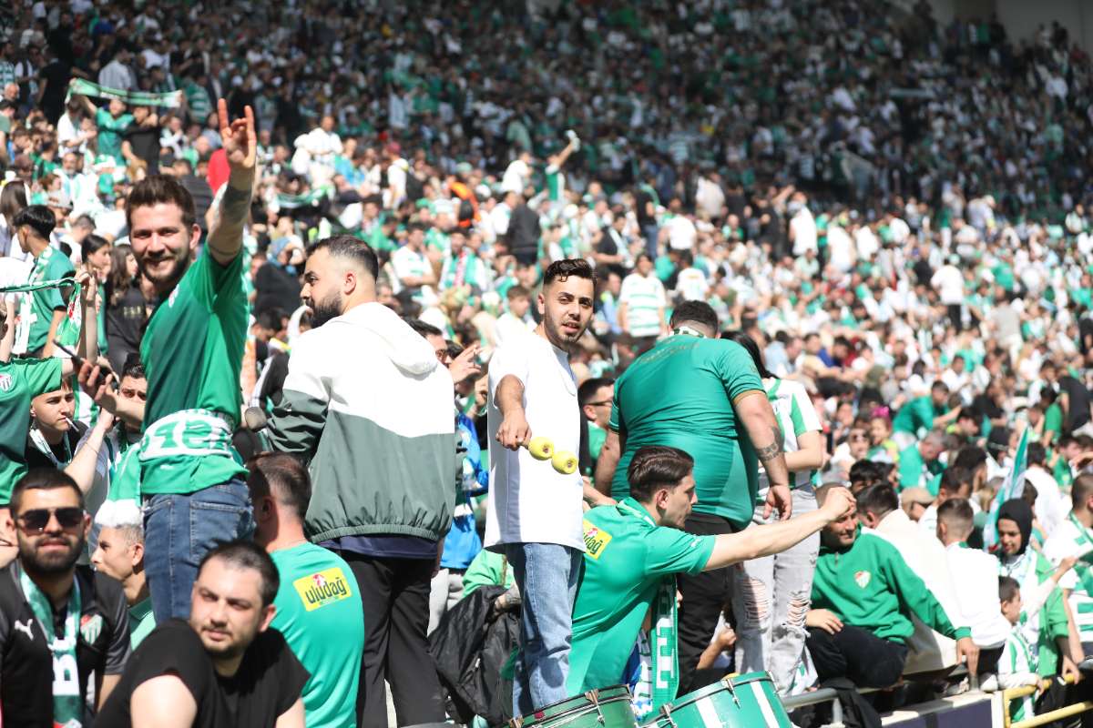 (FOTO GALERİ) BURSASPOR-BORNOVA FK TARAFTAR FOTOĞRAFLARI-2
