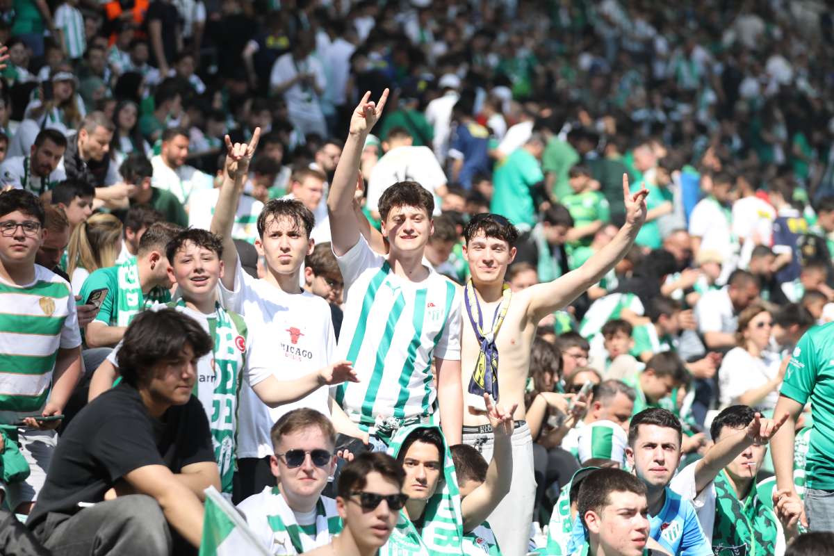 (FOTO GALERİ) BURSASPOR-BORNOVA FK TARAFTAR FOTOĞRAFLARI-2