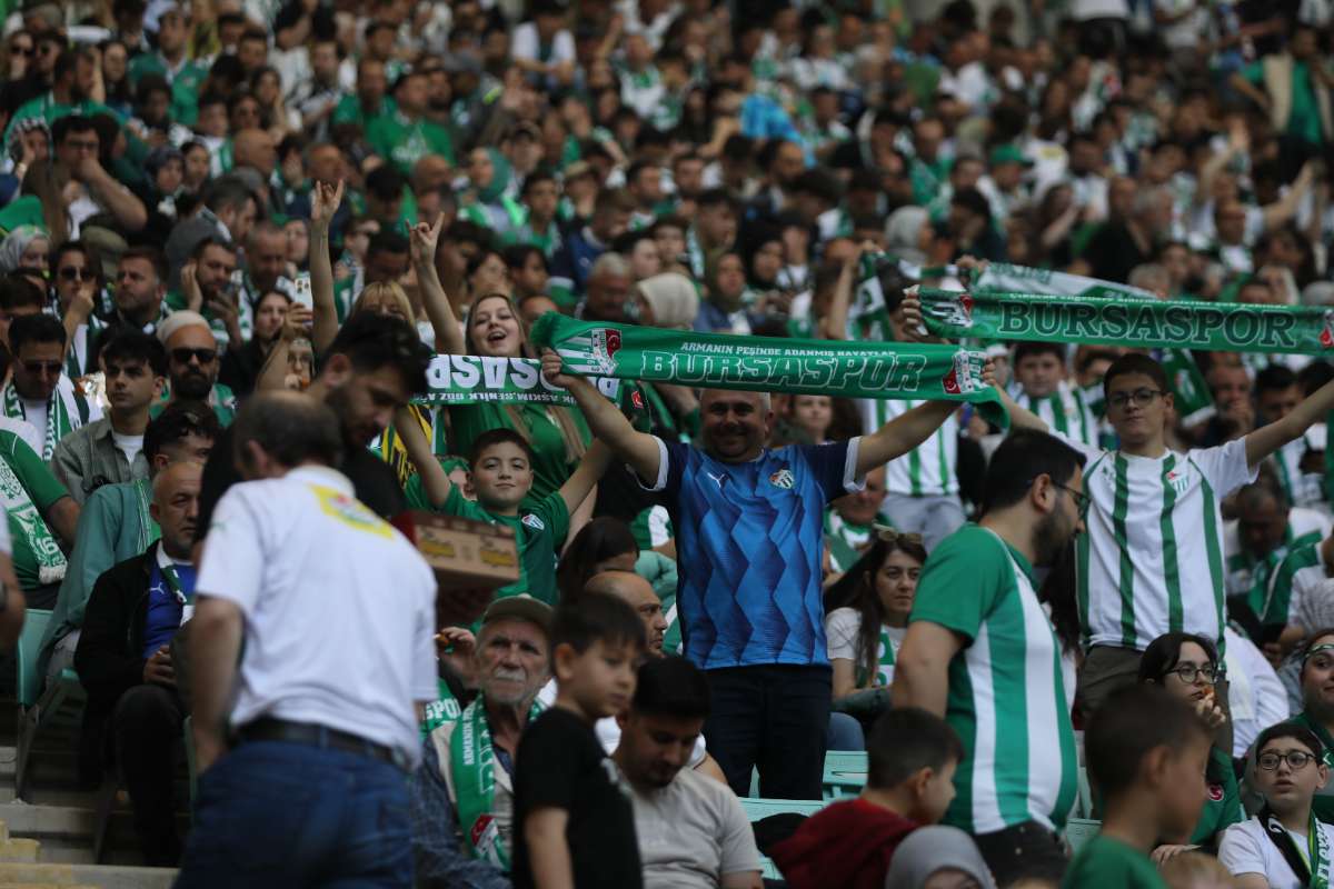 (FOTO GALERİ) BURSASPOR-BORNOVA FK TARAFTAR FOTOĞRAFLARI-2