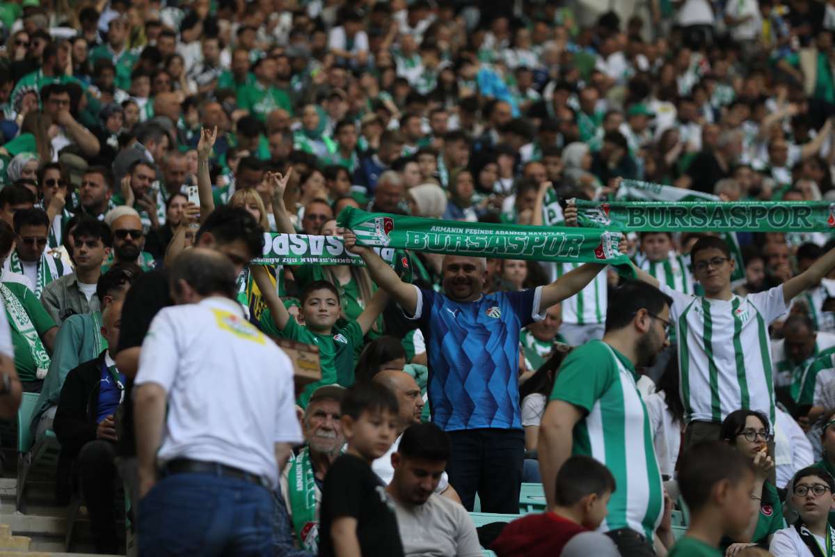 (FOTO GALERİ) BURSASPOR-BORNOVA FK TARAFTAR FOTOĞRAFLARI-2