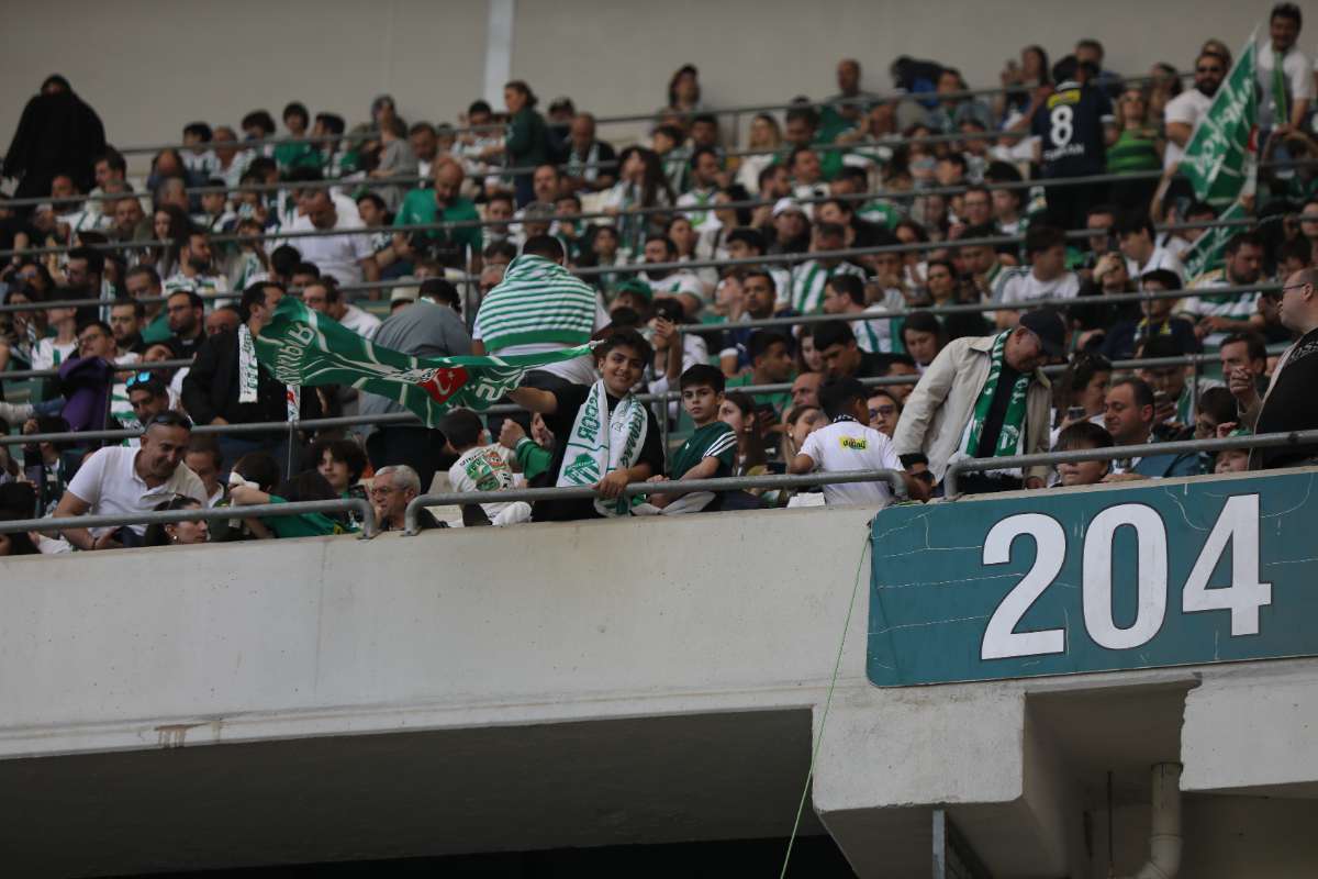 (FOTO GALERİ) BURSASPOR-BORNOVA FK TARAFTAR FOTOĞRAFLARI-2