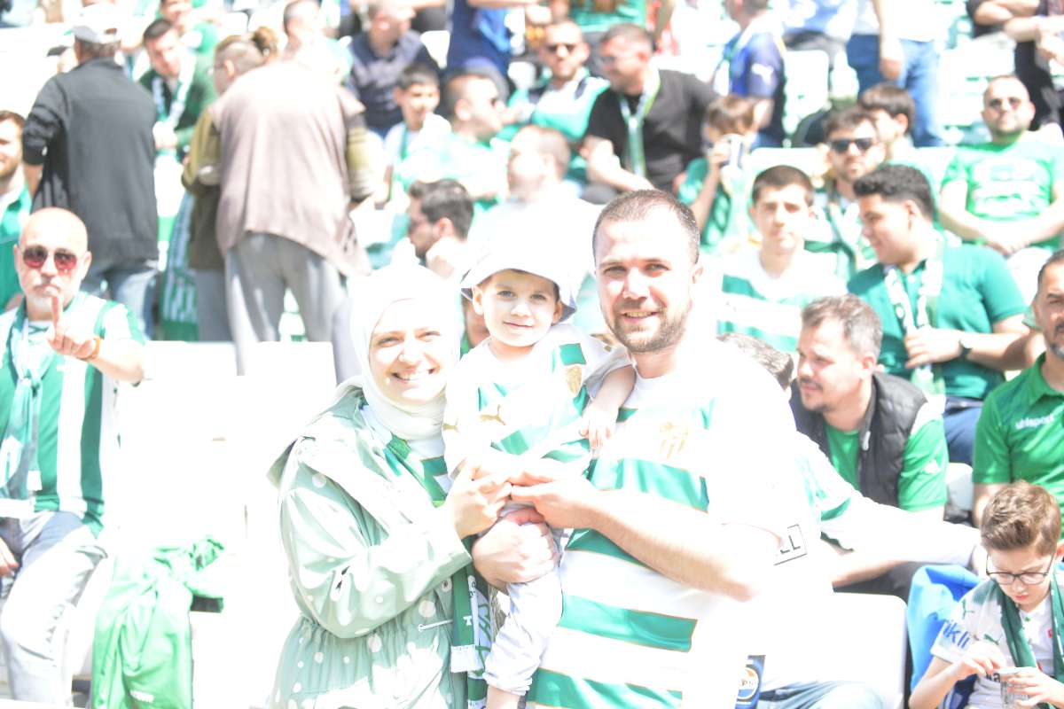 (FOTO GALERİ) BURSASPOR-BORNOVA FK TARAFTAR FOTOĞRAFLARI-3