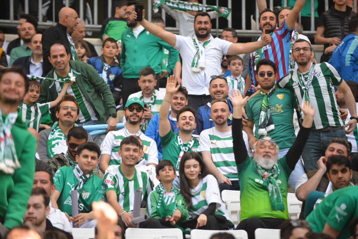 (FOTO GALERİ) BURSASPOR-BORNOVA FK TARAFTAR FOTOĞRAFLARI-3