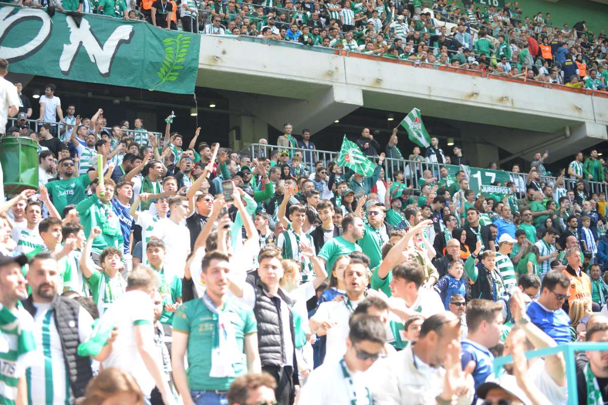 (FOTO GALERİ) BURSASPOR-BORNOVA FK TARAFTAR FOTOĞRAFLARI-3