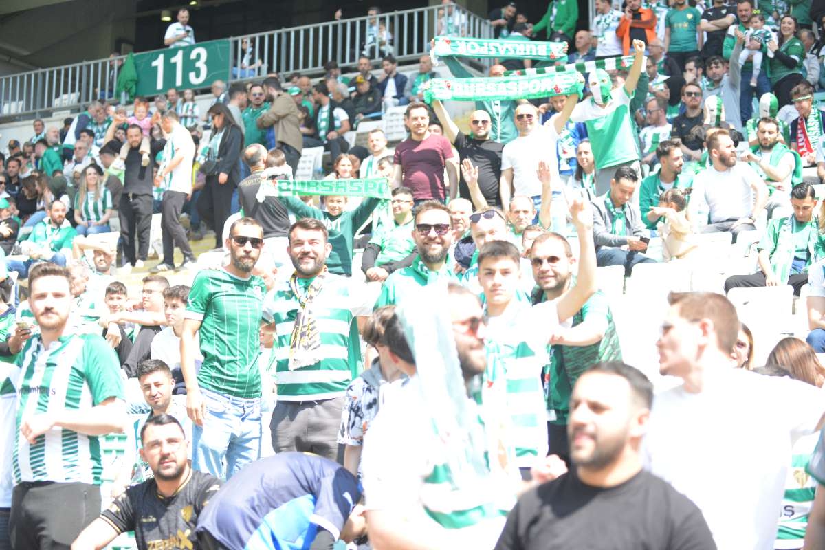 (FOTO GALERİ) BURSASPOR-BORNOVA FK TARAFTAR FOTOĞRAFLARI-3