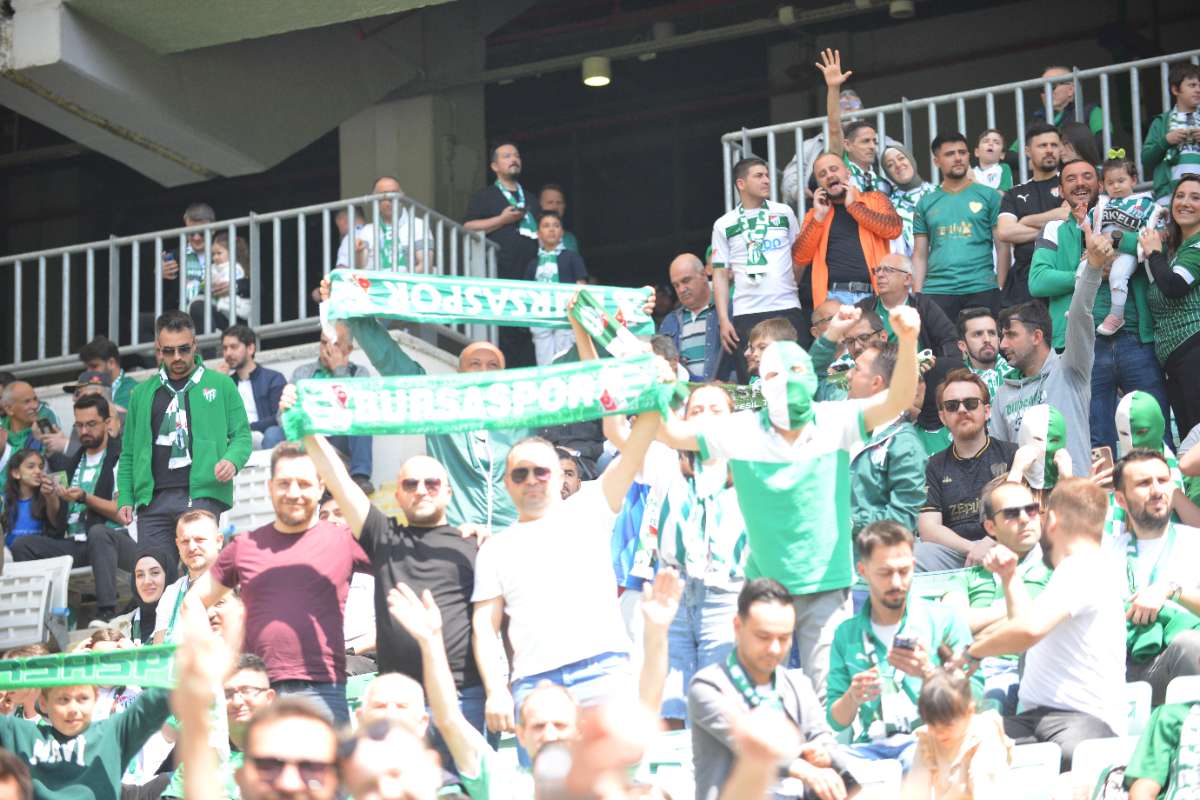 (FOTO GALERİ) BURSASPOR-BORNOVA FK TARAFTAR FOTOĞRAFLARI-3