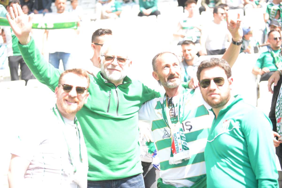 (FOTO GALERİ) BURSASPOR-BORNOVA FK TARAFTAR FOTOĞRAFLARI-3