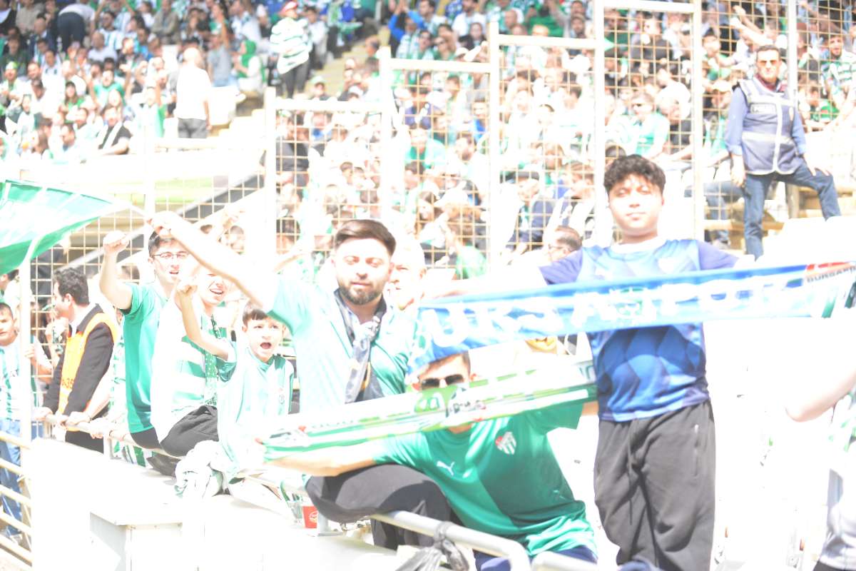 (FOTO GALERİ) BURSASPOR-BORNOVA FK TARAFTAR FOTOĞRAFLARI-3