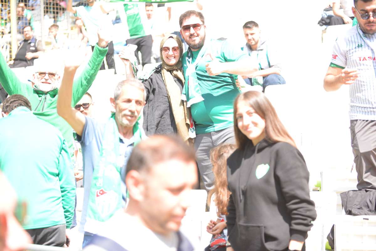 (FOTO GALERİ) BURSASPOR-BORNOVA FK TARAFTAR FOTOĞRAFLARI-3
