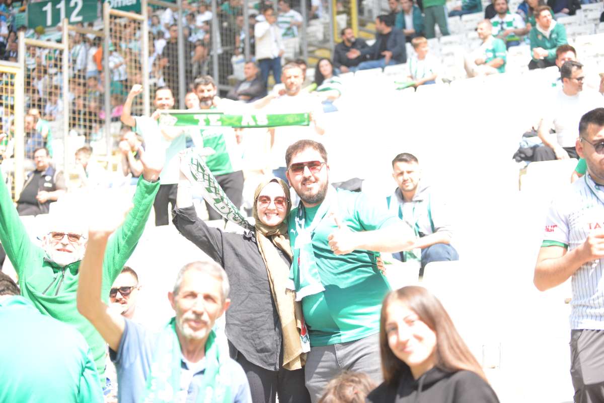 (FOTO GALERİ) BURSASPOR-BORNOVA FK TARAFTAR FOTOĞRAFLARI-3