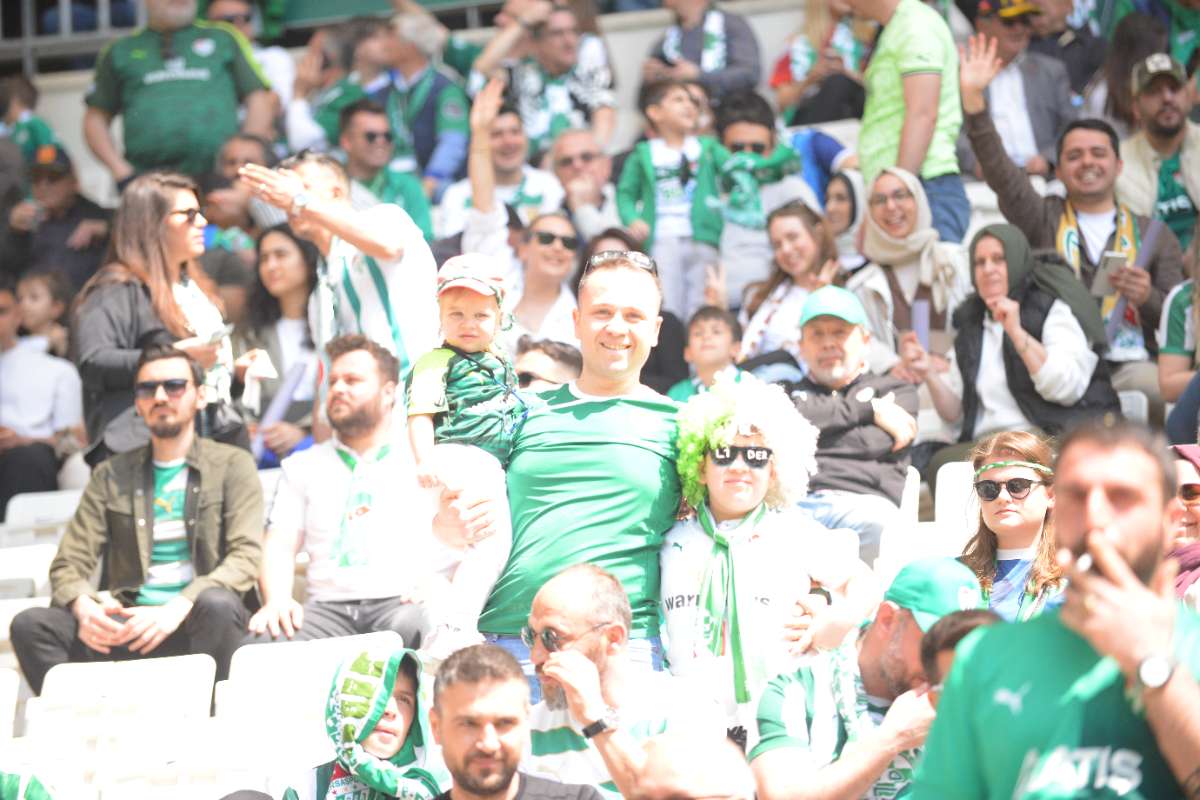 (FOTO GALERİ) BURSASPOR-BORNOVA FK TARAFTAR FOTOĞRAFLARI-3