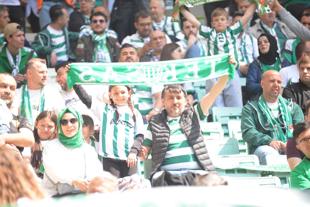 (FOTO GALERİ) BURSASPOR-BORNOVA FK TARAFTAR FOTOĞRAFLARI-3