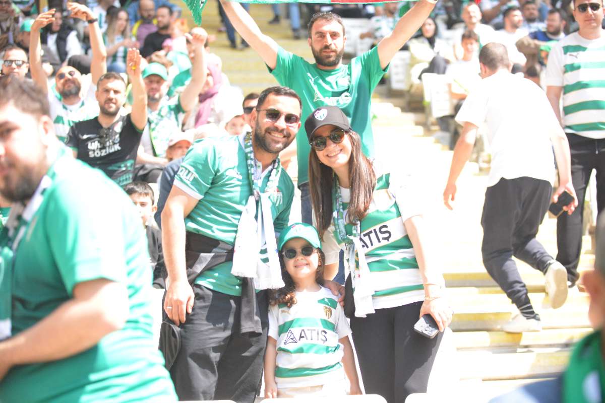 (FOTO GALERİ) BURSASPOR-BORNOVA FK TARAFTAR FOTOĞRAFLARI-3