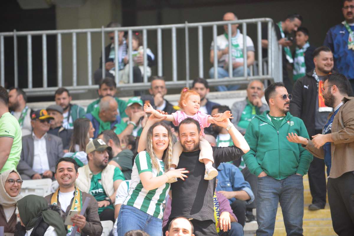 (FOTO GALERİ) BURSASPOR-BORNOVA FK TARAFTAR FOTOĞRAFLARI-3