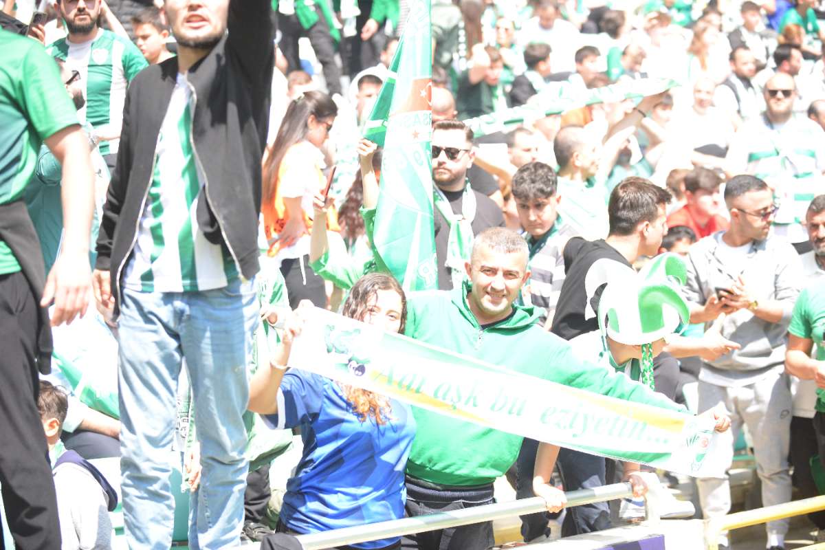 (FOTO GALERİ) BURSASPOR-BORNOVA FK TARAFTAR FOTOĞRAFLARI-3