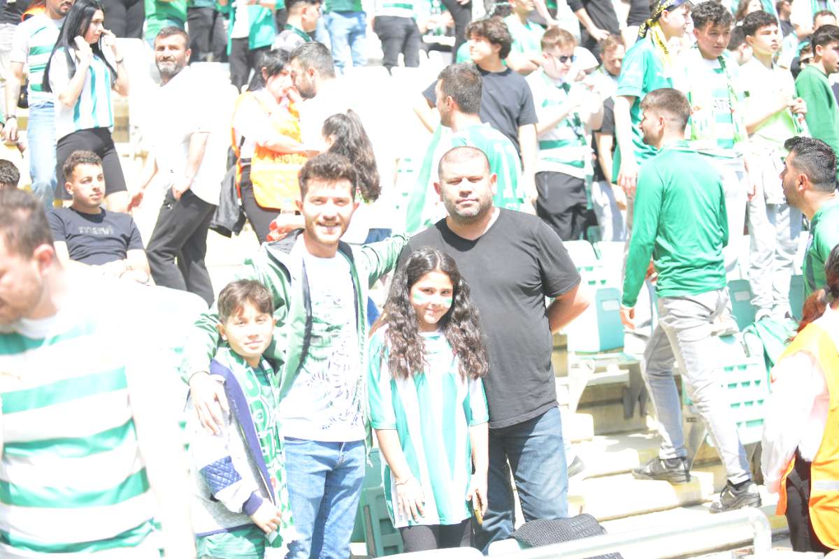(FOTO GALERİ) BURSASPOR-BORNOVA FK TARAFTAR FOTOĞRAFLARI-3