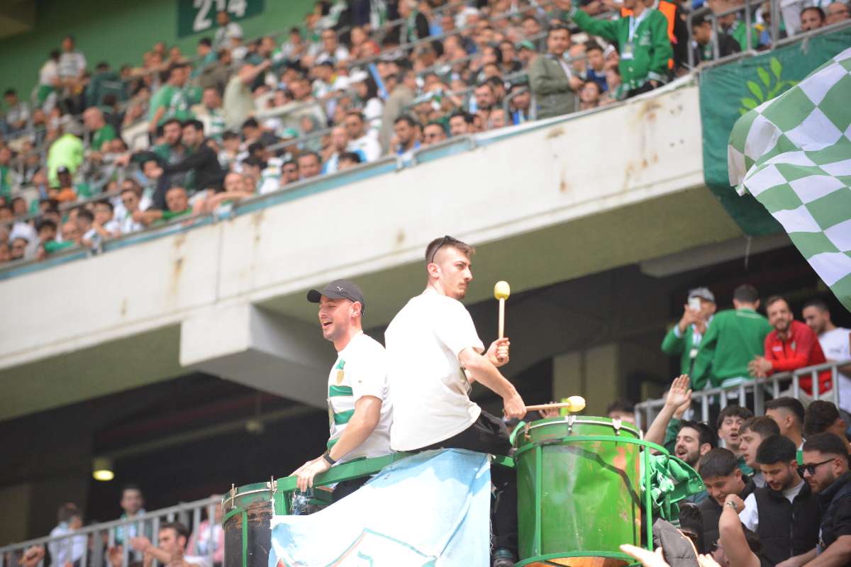 (FOTO GALERİ) BURSASPOR-BORNOVA FK TARAFTAR FOTOĞRAFLARI-3