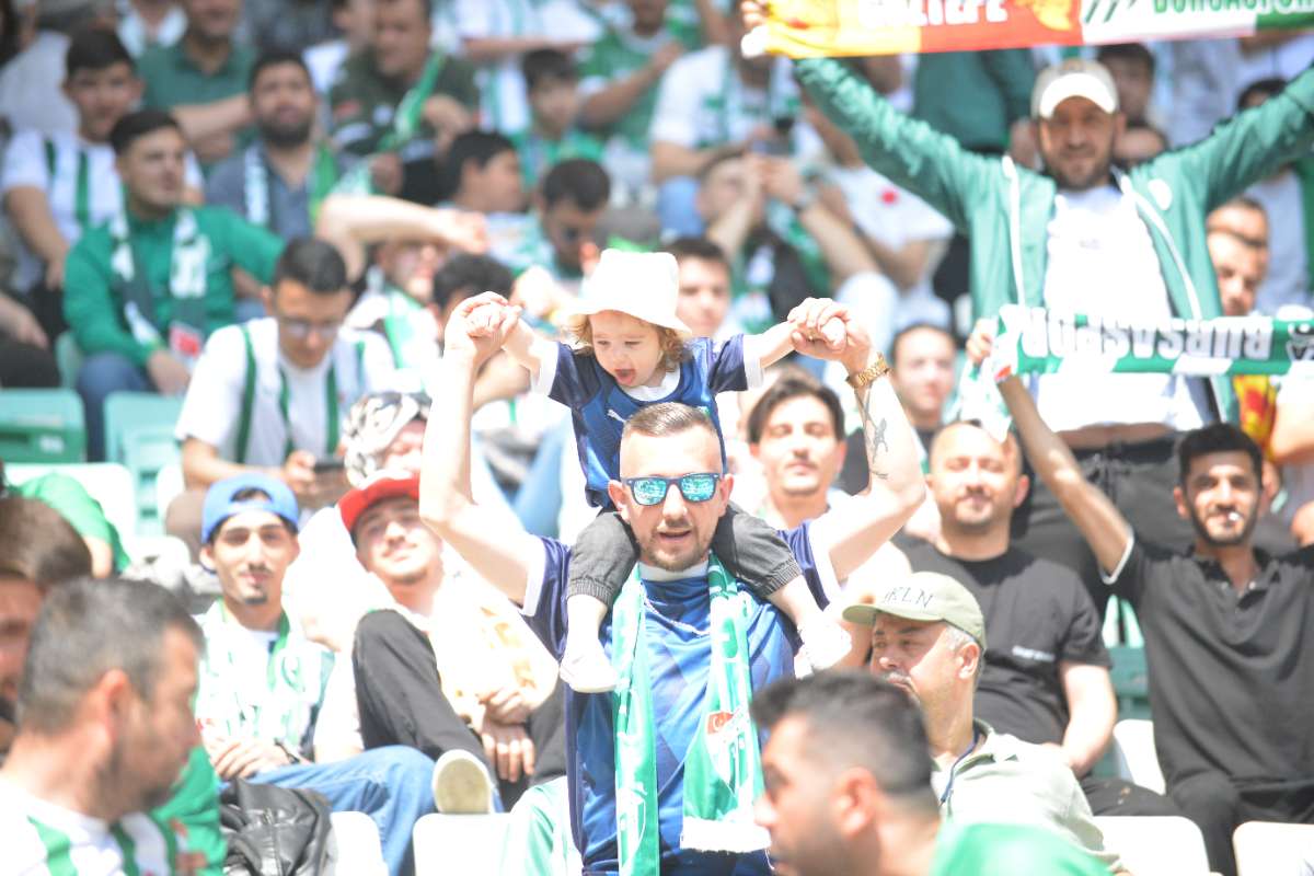 (FOTO GALERİ) BURSASPOR-BORNOVA FK TARAFTAR FOTOĞRAFLARI-3