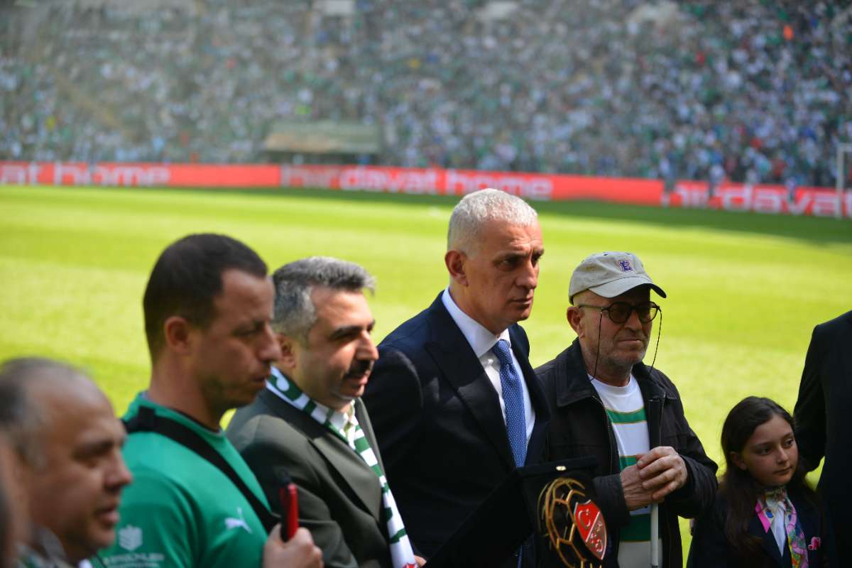 (FOTO GALERİ) BURSASPOR-BORNOVA FK TARAFTAR FOTOĞRAFLARI-3