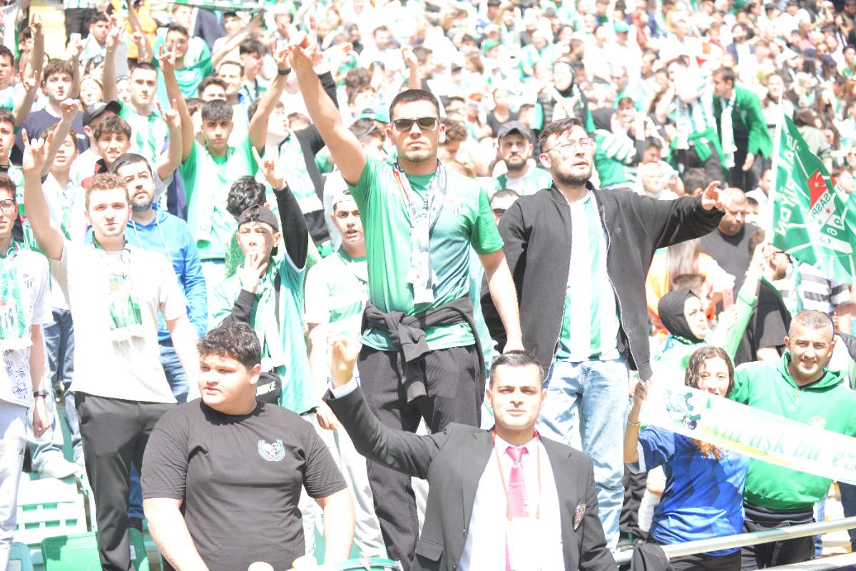 (FOTO GALERİ) BURSASPOR-BORNOVA FK TARAFTAR FOTOĞRAFLARI-3