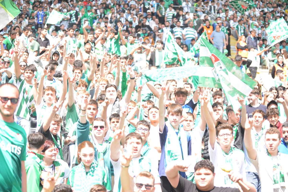 (FOTO GALERİ) BURSASPOR-BORNOVA FK TARAFTAR FOTOĞRAFLARI-3