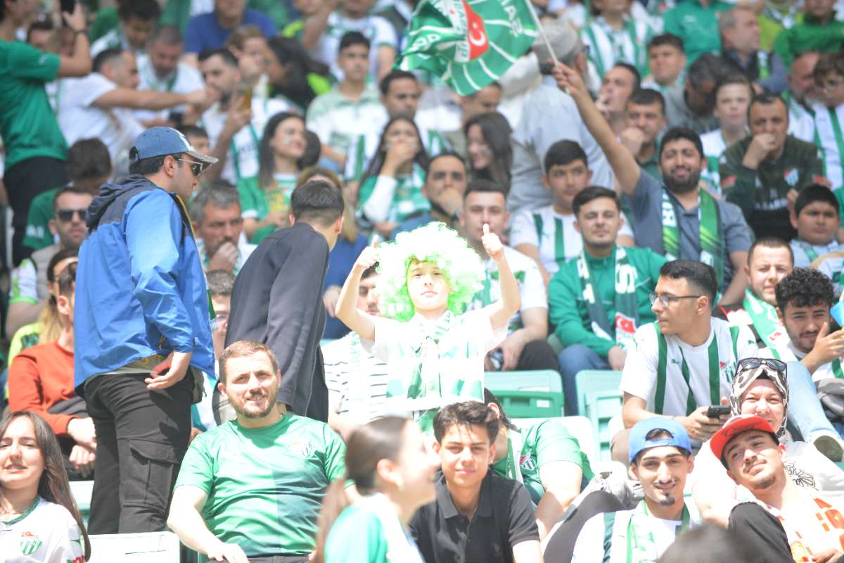 (FOTO GALERİ) BURSASPOR-BORNOVA FK TARAFTAR FOTOĞRAFLARI-3