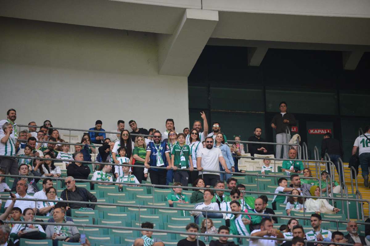(FOTO GALERİ) BURSASPOR-BORNOVA FK TARAFTAR FOTOĞRAFLARI-3