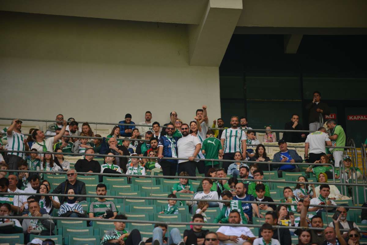 (FOTO GALERİ) BURSASPOR-BORNOVA FK TARAFTAR FOTOĞRAFLARI-3