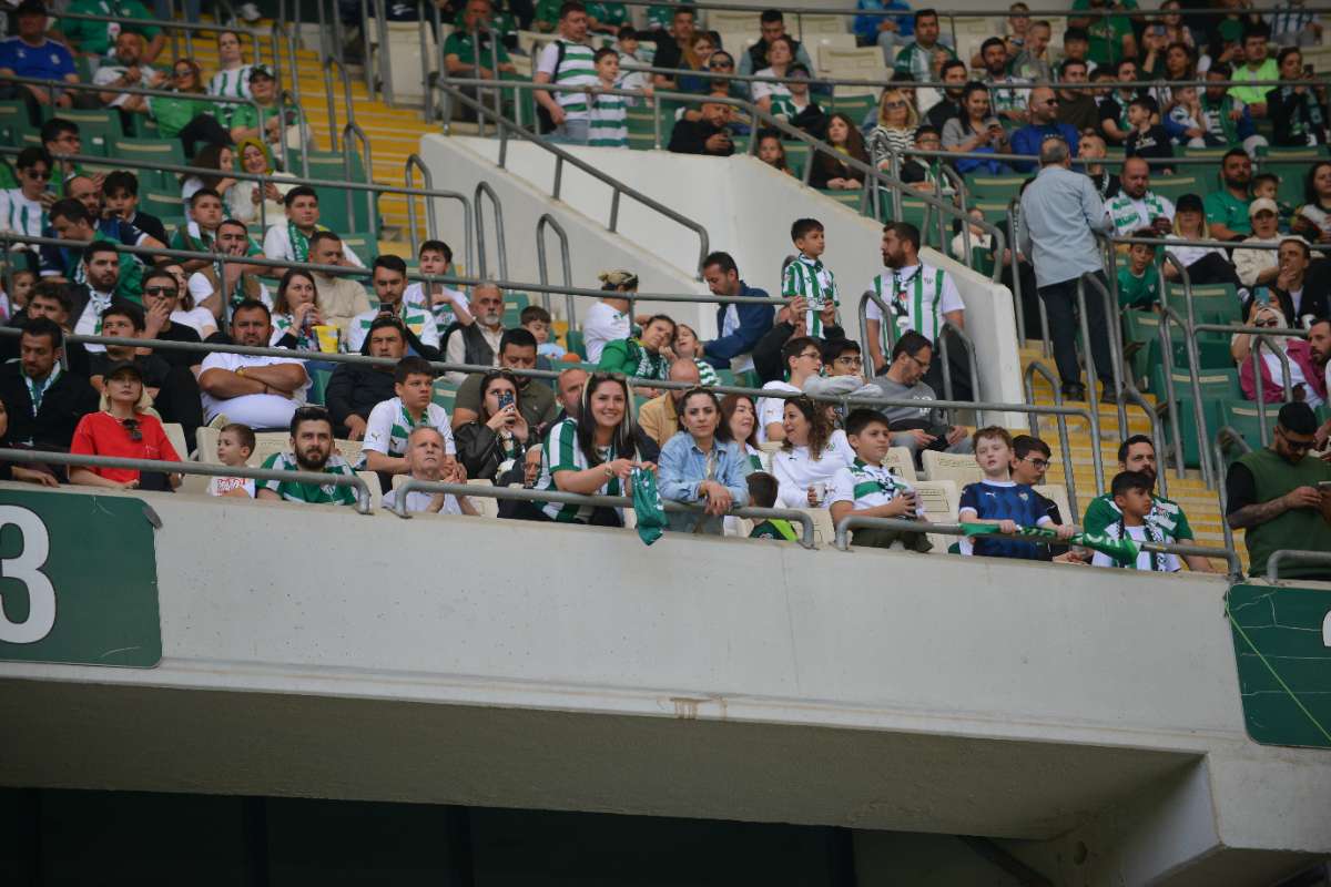 (FOTO GALERİ) BURSASPOR-BORNOVA FK TARAFTAR FOTOĞRAFLARI-3