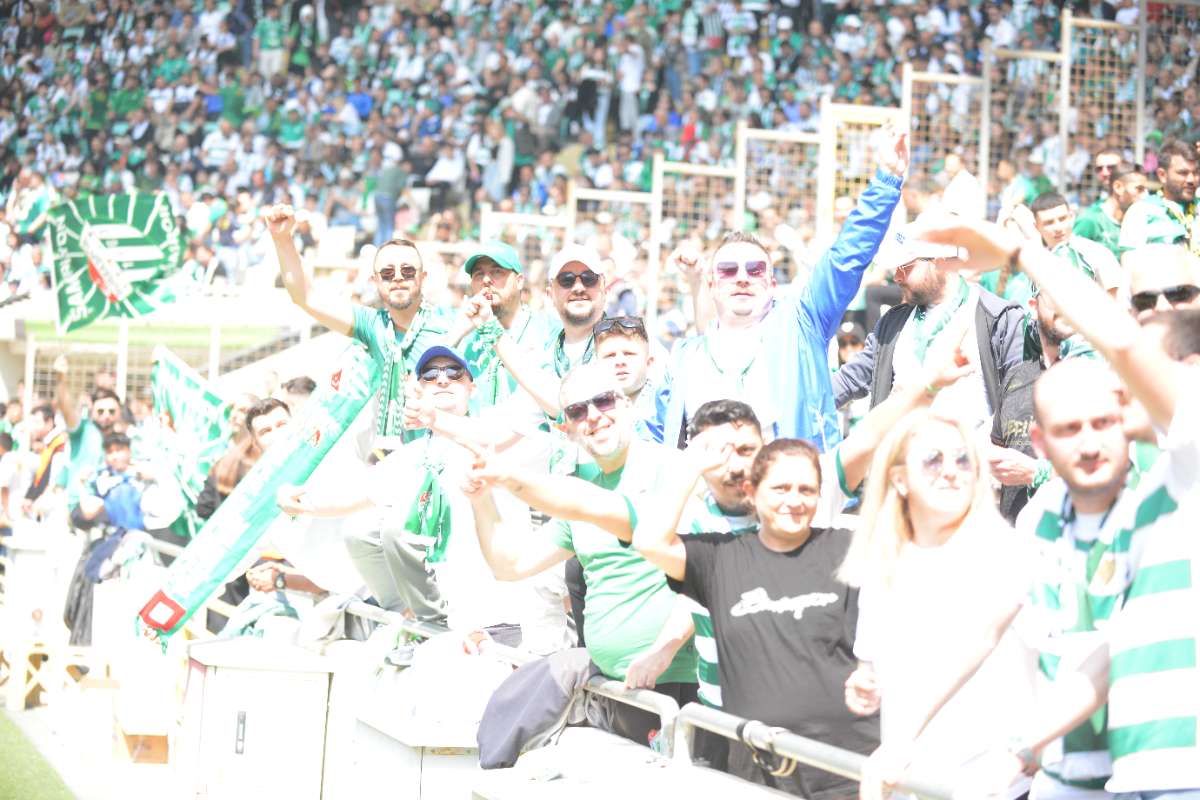 (FOTO GALERİ) BURSASPOR-BORNOVA FK TARAFTAR FOTOĞRAFLARI-3