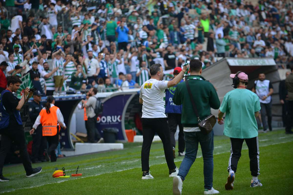 (FOTO GALERİ) BURSASPOR-BORNOVA FK TARAFTAR FOTOĞRAFLARI-3