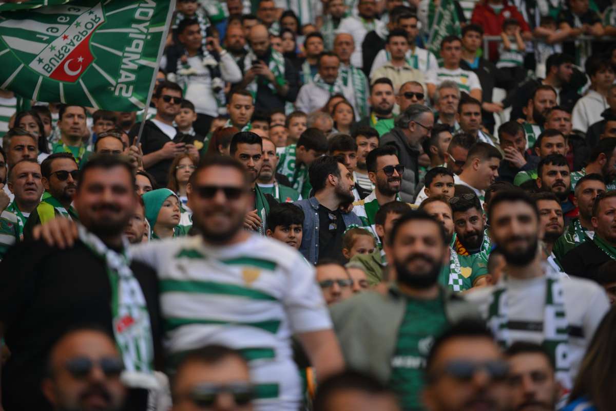 (FOTO GALERİ) BURSASPOR-BORNOVA FK TARAFTAR FOTOĞRAFLARI-3