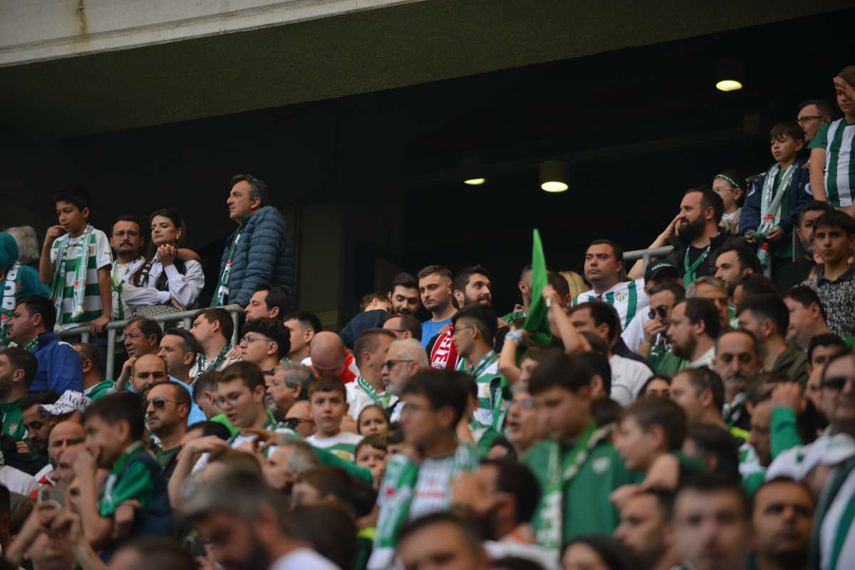 (FOTO GALERİ) BURSASPOR-BORNOVA FK TARAFTAR FOTOĞRAFLARI-3