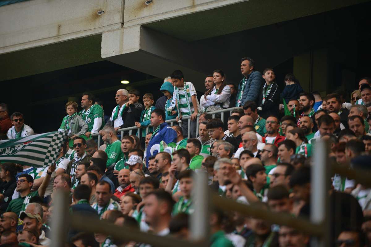 (FOTO GALERİ) BURSASPOR-BORNOVA FK TARAFTAR FOTOĞRAFLARI-3