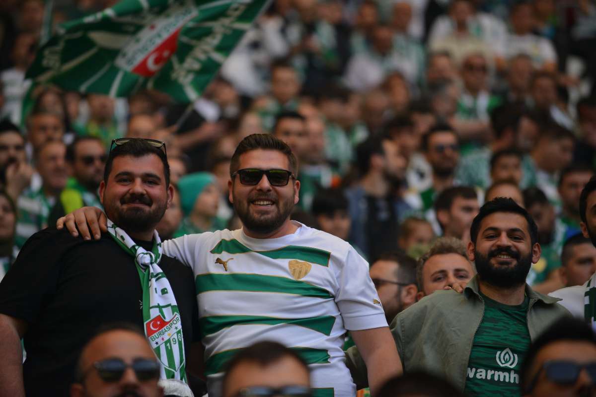 (FOTO GALERİ) BURSASPOR-BORNOVA FK TARAFTAR FOTOĞRAFLARI-3