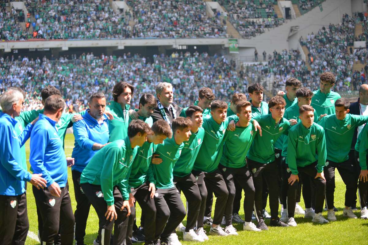 (FOTO GALERİ) BURSASPOR-BORNOVA FK TARAFTAR FOTOĞRAFLARI-3