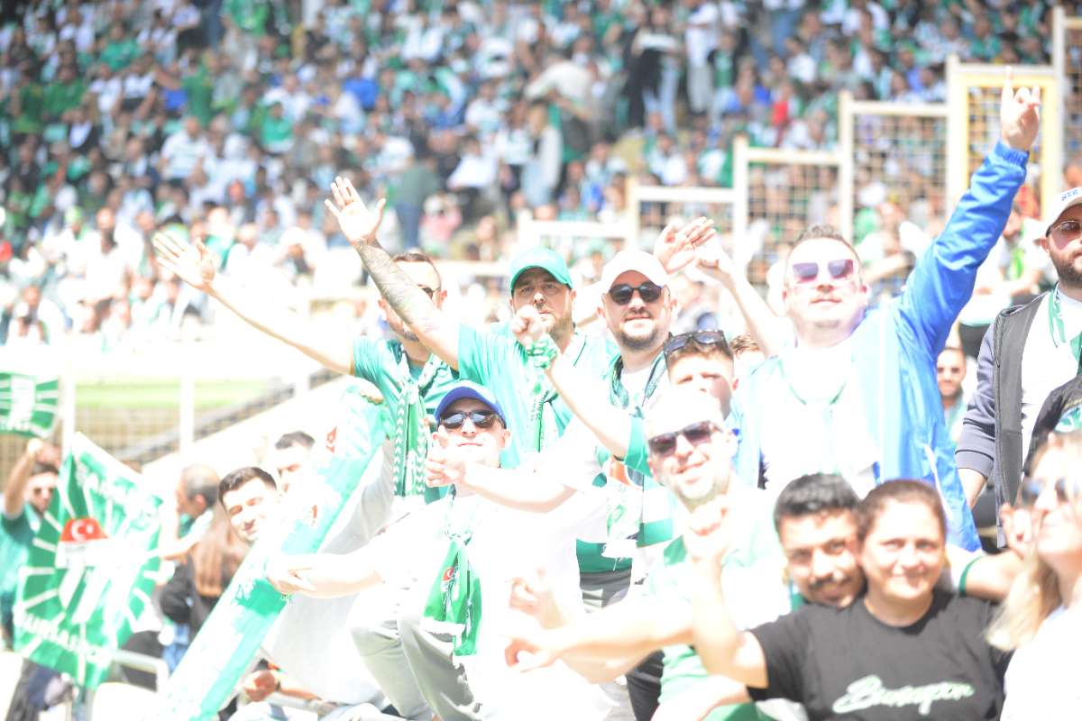 (FOTO GALERİ) BURSASPOR-BORNOVA FK TARAFTAR FOTOĞRAFLARI-3