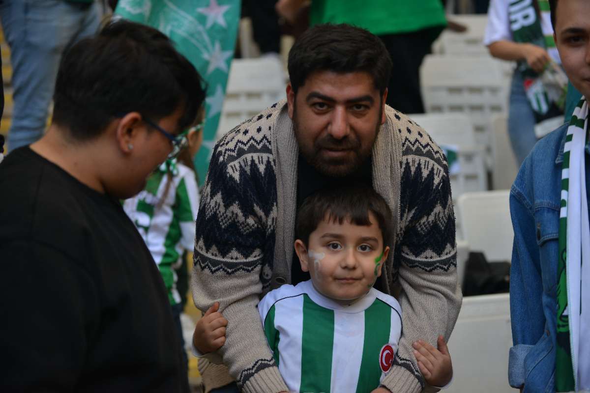 (FOTO GALERİ) BURSASPOR-BORNOVA FK TARAFTAR FOTOĞRAFLARI-3