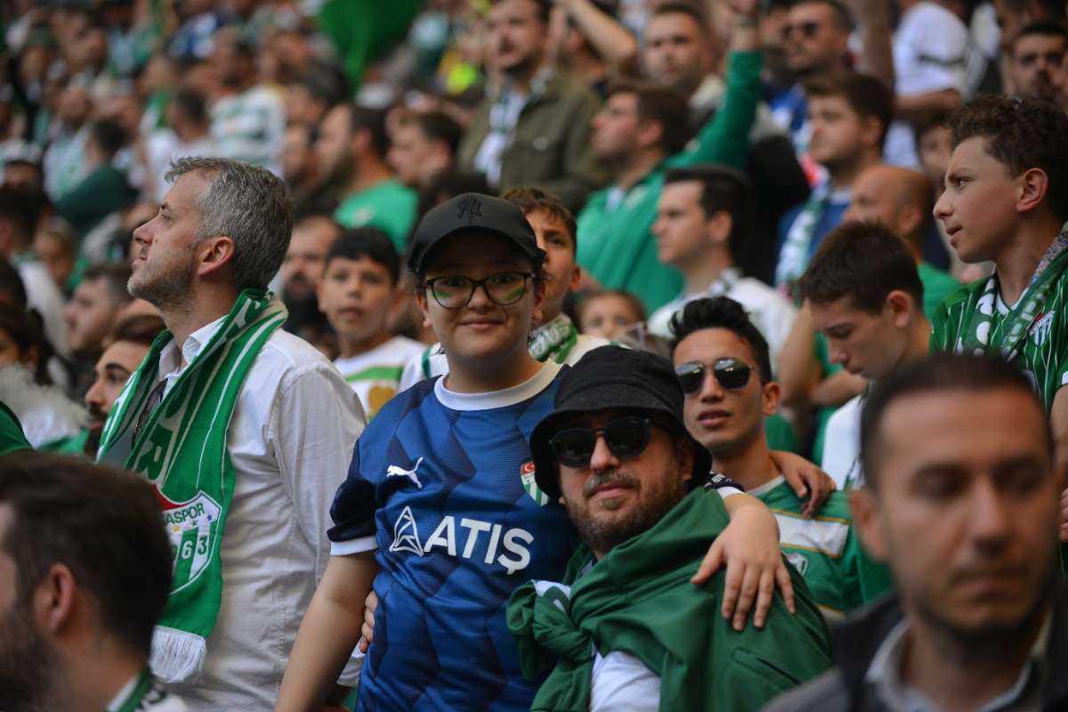 (FOTO GALERİ) BURSASPOR-BORNOVA FK TARAFTAR FOTOĞRAFLARI-3