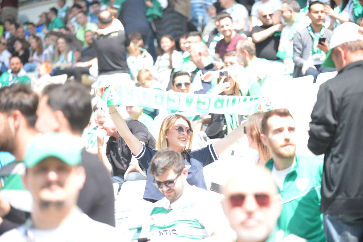(FOTO GALERİ) BURSASPOR-BORNOVA FK TARAFTAR FOTOĞRAFLARI-3