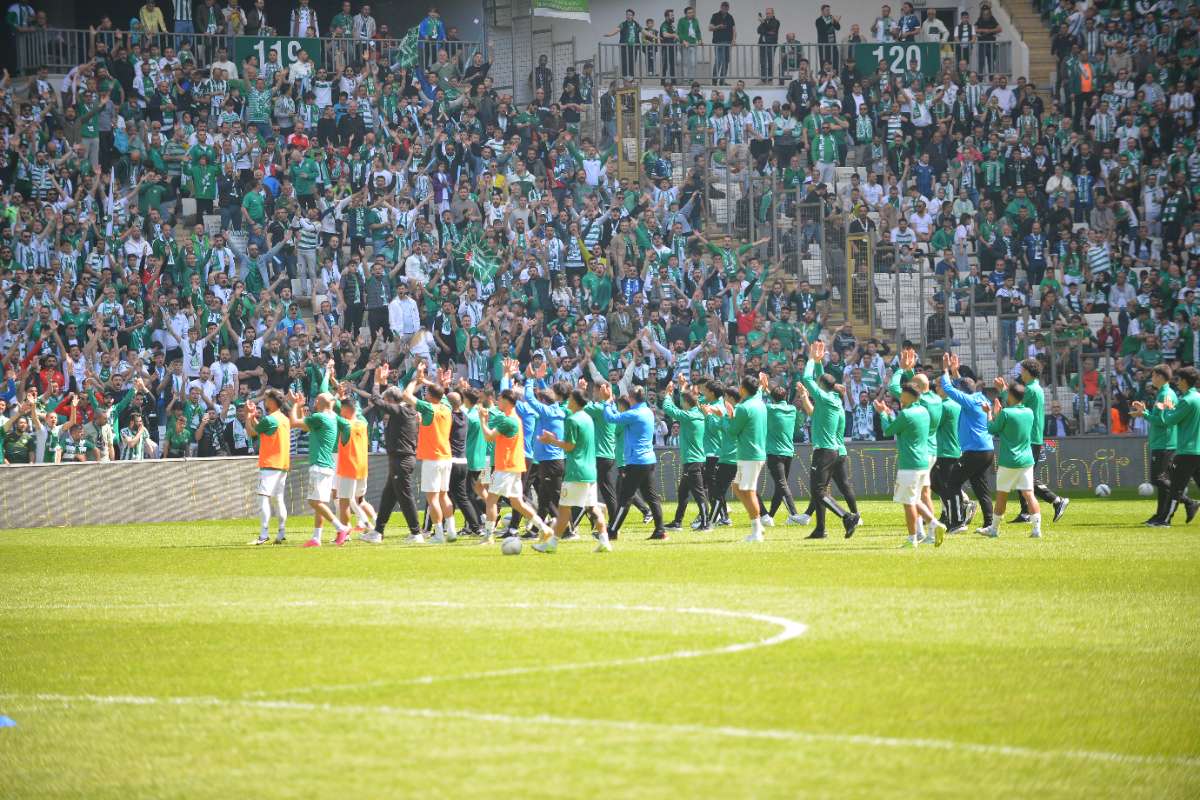 (FOTO GALERİ) BURSASPOR-BORNOVA FK TARAFTAR FOTOĞRAFLARI-3