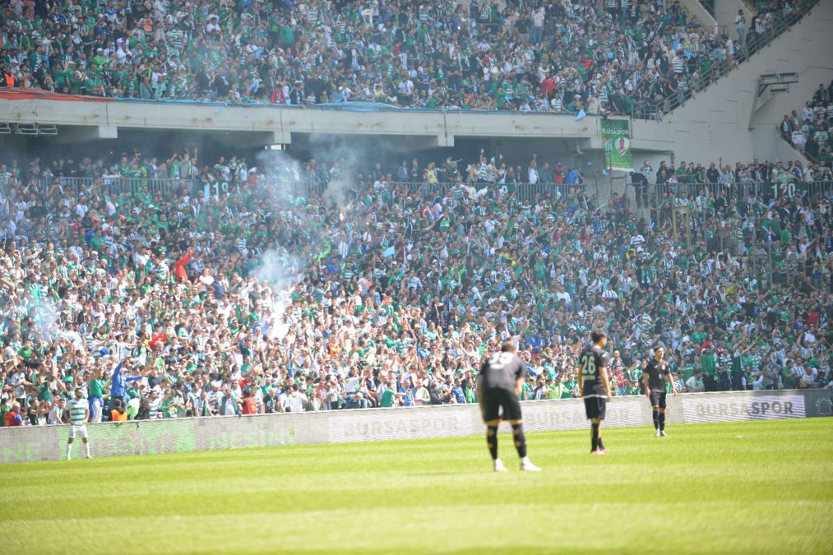 (FOTO GALERİ) BURSASPOR-BORNOVA FK TARAFTAR FOTOĞRAFLARI-3