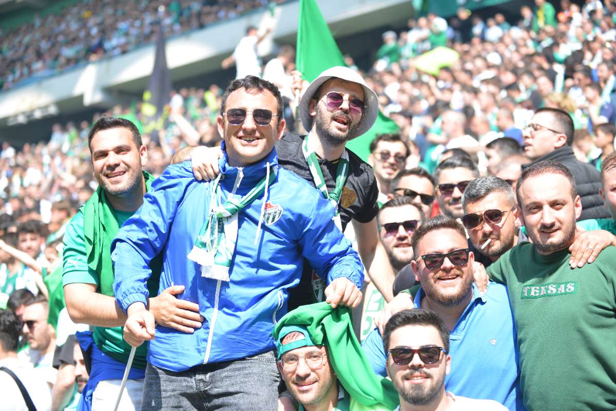 (FOTO GALERİ) BURSASPOR-BORNOVA FK TARAFTAR FOTOĞRAFLARI-3