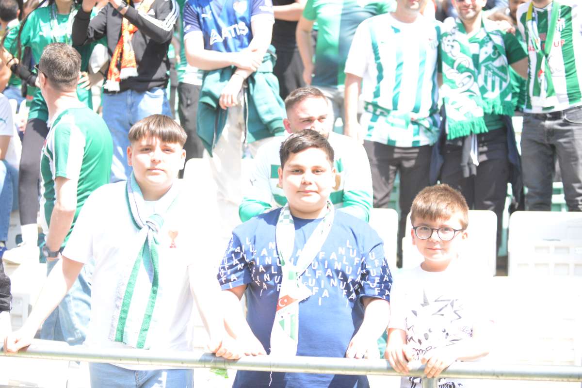 (FOTO GALERİ) BURSASPOR-BORNOVA FK TARAFTAR FOTOĞRAFLARI-3