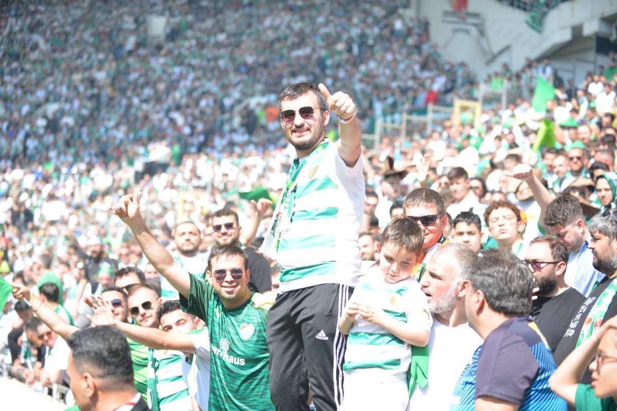 (FOTO GALERİ) BURSASPOR-BORNOVA FK TARAFTAR FOTOĞRAFLARI-3