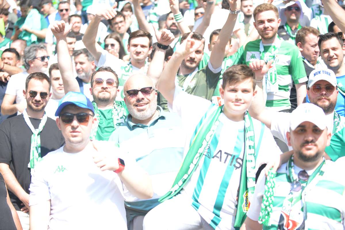 (FOTO GALERİ) BURSASPOR-BORNOVA FK TARAFTAR FOTOĞRAFLARI-3