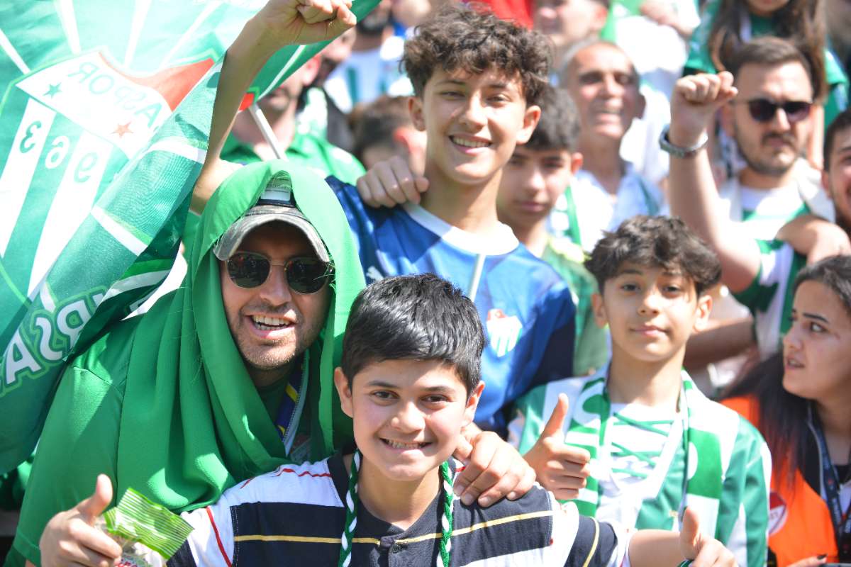 (FOTO GALERİ) BURSASPOR-BORNOVA FK TARAFTAR FOTOĞRAFLARI-3
