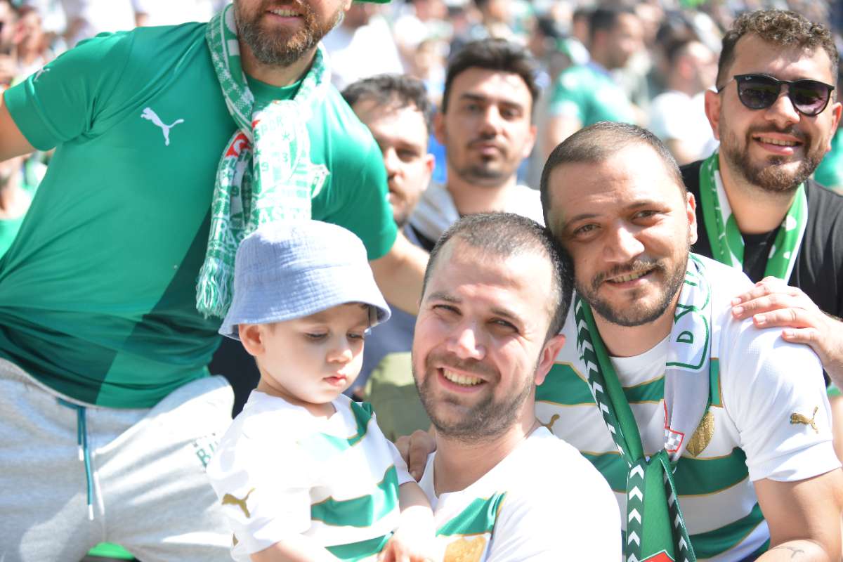(FOTO GALERİ) BURSASPOR-BORNOVA FK TARAFTAR FOTOĞRAFLARI-3